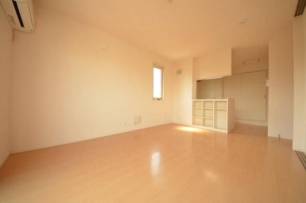 Y’sフラット Aの物件内観写真